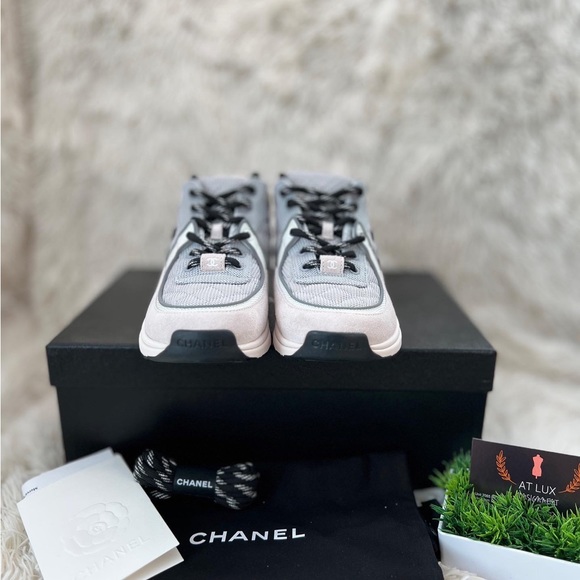 SOLD Authentic Chanel SNEAKERS Fabric & Suede Calfskin - Picture 4 of 8